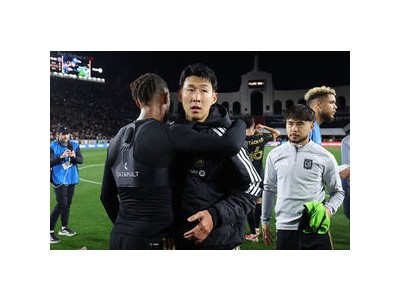 LAFC 팬 분노에 감독이 품격 보여줘