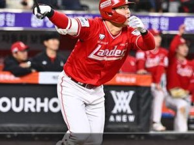 한유섬 2군 강등 후 첫 경기 멀티히트로 복귀 시도