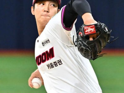 안우진 새로운 구종으로 키움의 기대를 한몸에 받는다
