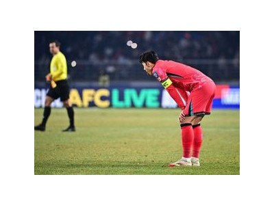 한국 축구 대표팀 오만에 1-2로 패해 16강 탈락