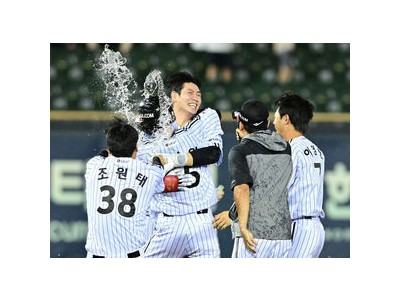 LG 끝내기 승리로 3위 지켜내는 듯